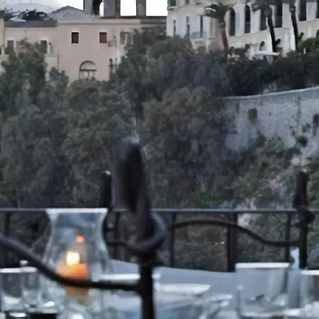 Krater Villa *